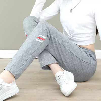 Ikdienas modeļa sieviešu divdaļīgs tērps