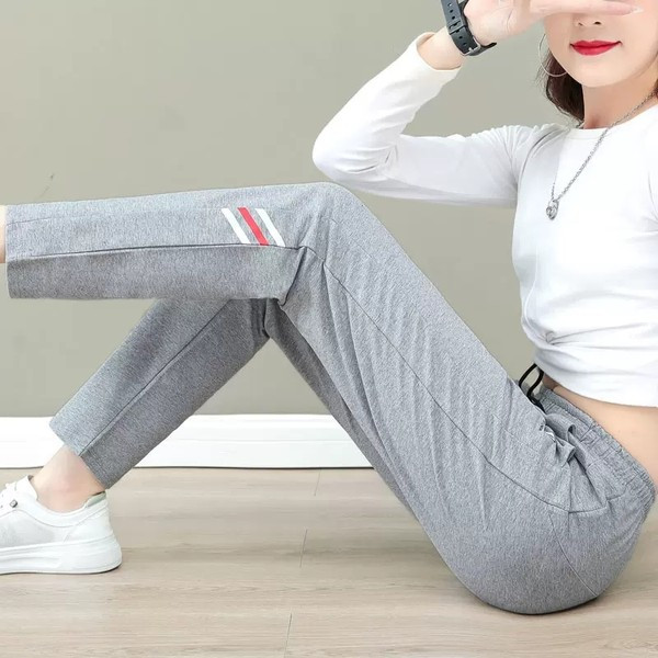 Ikdienas modeļa sieviešu divdaļīgs tērps