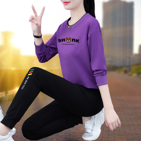 Női sportcsapat felirattal