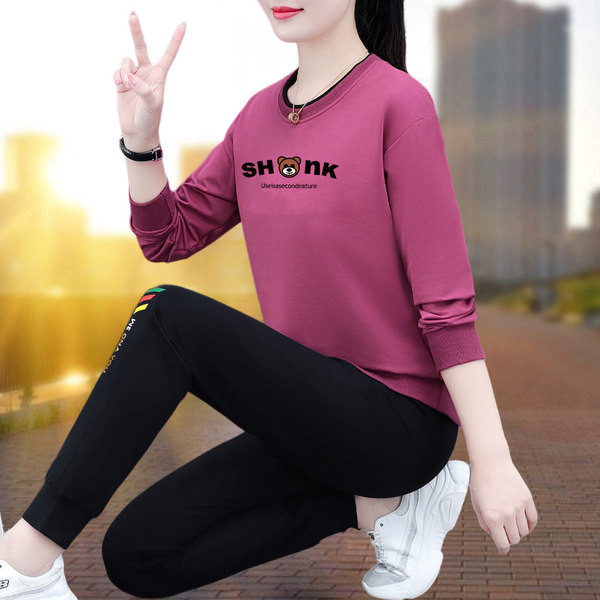 Női sportcsapat felirattal