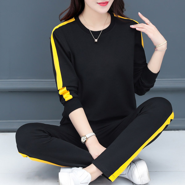 Moterų sporto komandų dviejų dalių modelis