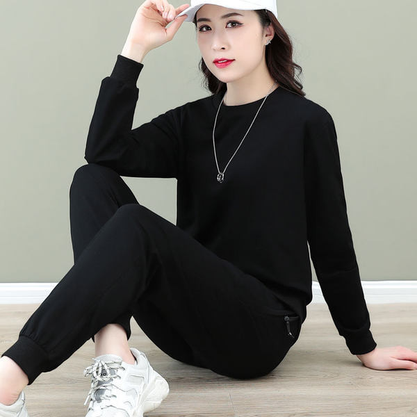 Sieviešu komandas tīrs modelis