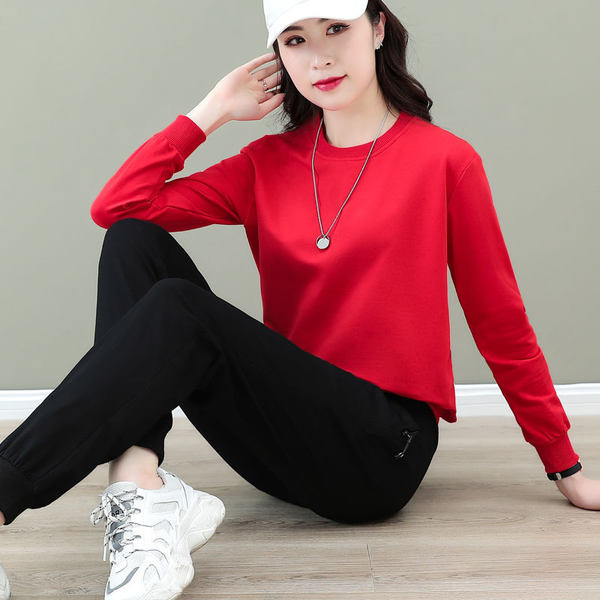 Sieviešu komandas tīrs modelis