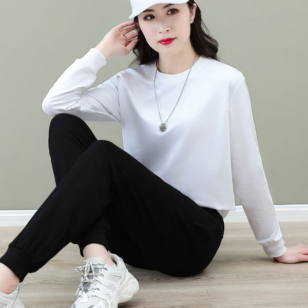 Sieviešu komandas tīrs modelis