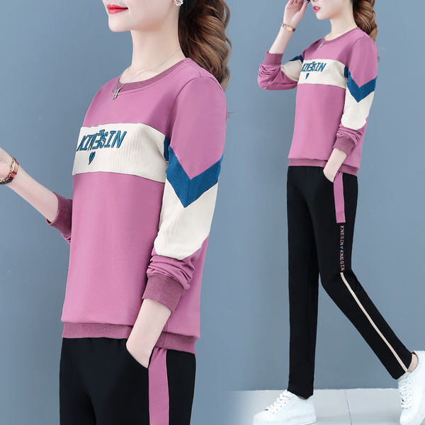 Γυναικείο σετ  σε δύο μέρη, που αποτελείται μπλούζα και παντελόνι