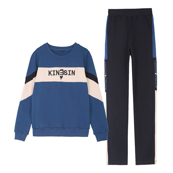 Γυναικείο σετ  σε δύο μέρη, που αποτελείται μπλούζα και παντελόνι