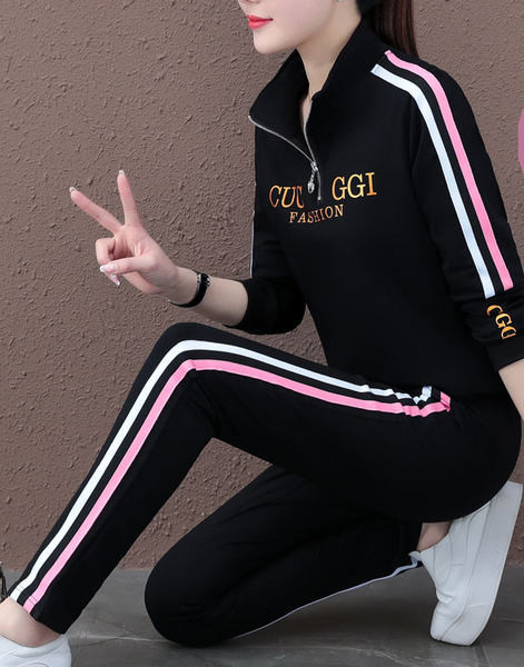 Γυναικεία αθλητική φόρμα με επιγραφή