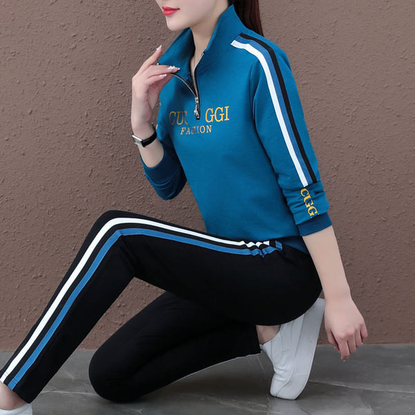 Γυναικεία αθλητική φόρμα με επιγραφή