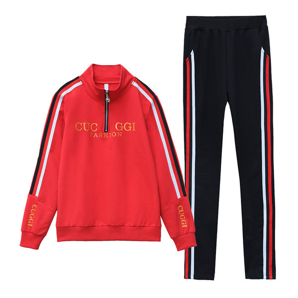 Γυναικεία αθλητική φόρμα με επιγραφή