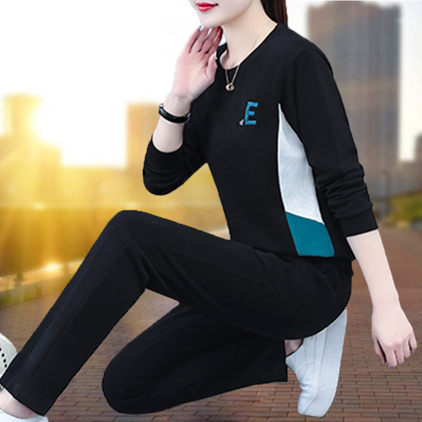 Νέο σχέδιο casual σετ με επιγραφή που αποτελείται από δύο μέρη