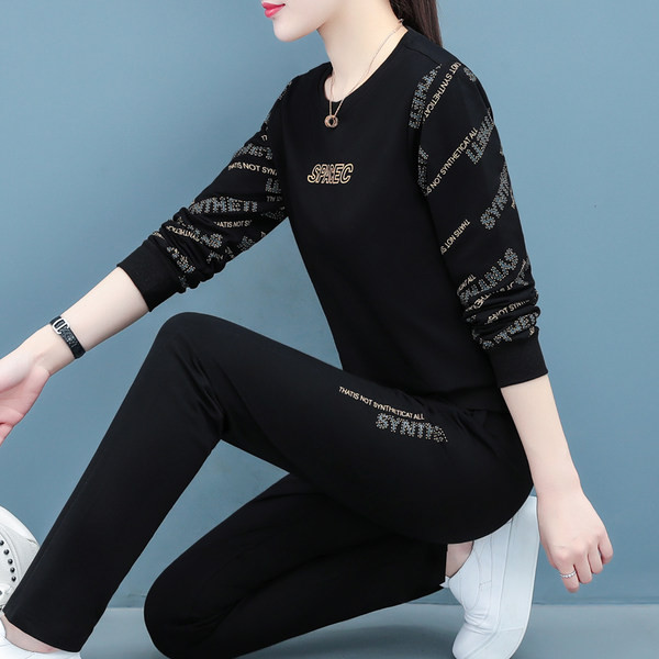 Sporta modeļa sieviešu divdaļīgs tērps ar apdruku