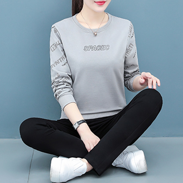 Sporta modeļa sieviešu divdaļīgs tērps ar apdruku