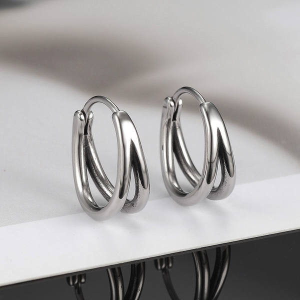 Vīriešu auskaru tīrs modelis