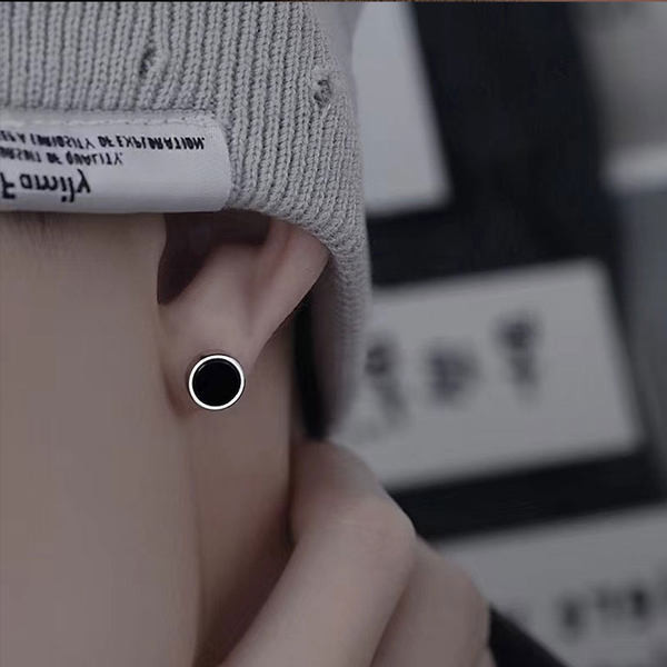 Μονά ανδρικά σκουλαρίκια από τιτάνιο ατσάλι με μαγνητικό κλείσιμο