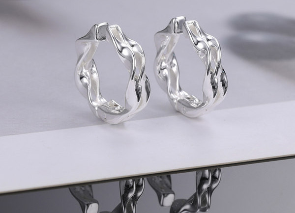 Vīriešu apaļi piespraužami auskari