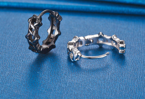 Férfi titán acél fülbevaló