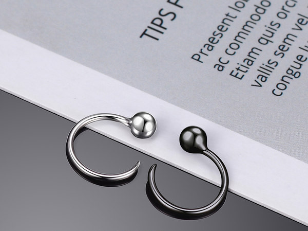 Ανδρικά μονά σκουλαρίκια