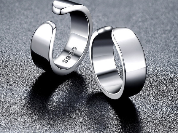 Ανδρικά σκουλαρίκια με στρογγυλό σχήμα