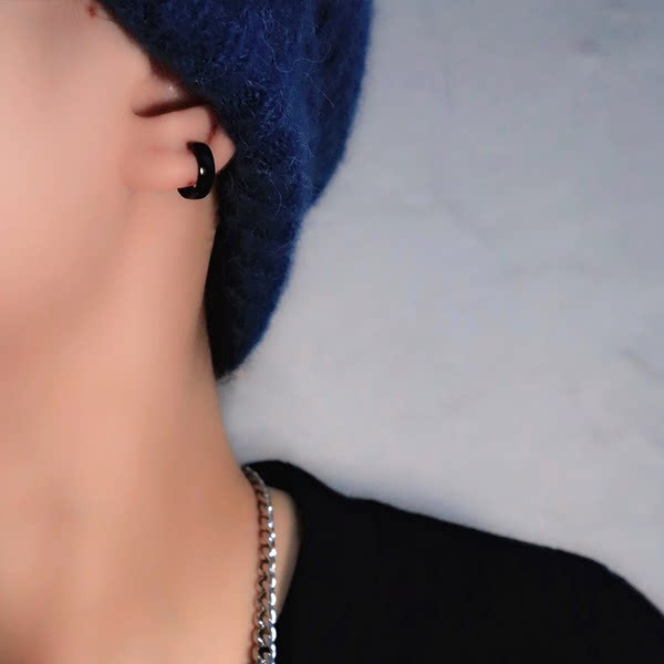 Ανδρικά σκουλαρίκια με στρογγυλό σχήμα