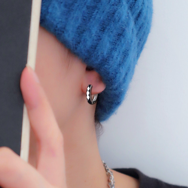 Vīriešu auskari ikdienas apaļš modelis