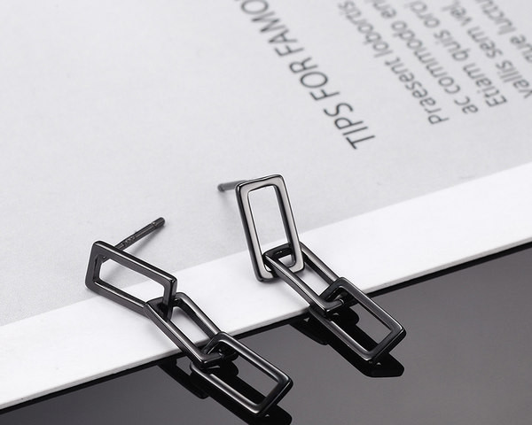 Vīriešu auskari ar kulonu