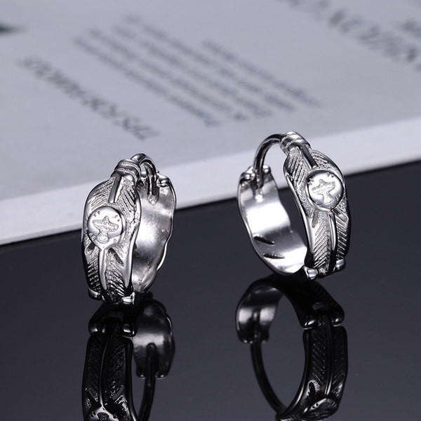 Ανδρικά σκουλαρίκια casual μοντέλο με στάμπα