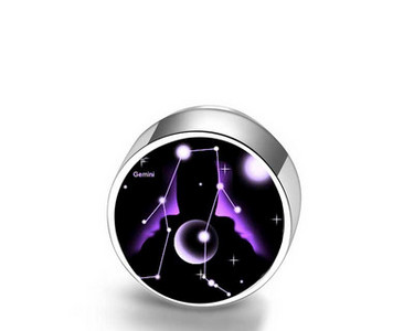 Muške naušnice u raznim bojama