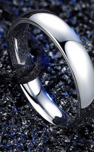 Férfi fülbevaló kereszttel és kövekkel