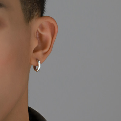 Vīriešu auskari - divās krāsās