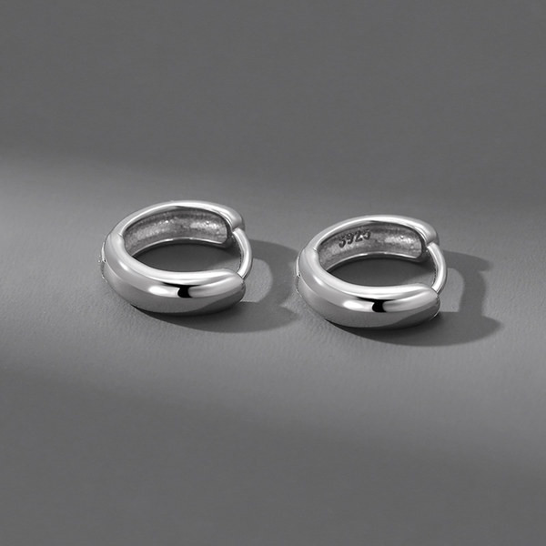 Vīriešu auskari - divās krāsās