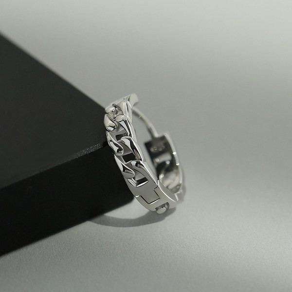 Vīriešu ikdienas auskari ar stīpām