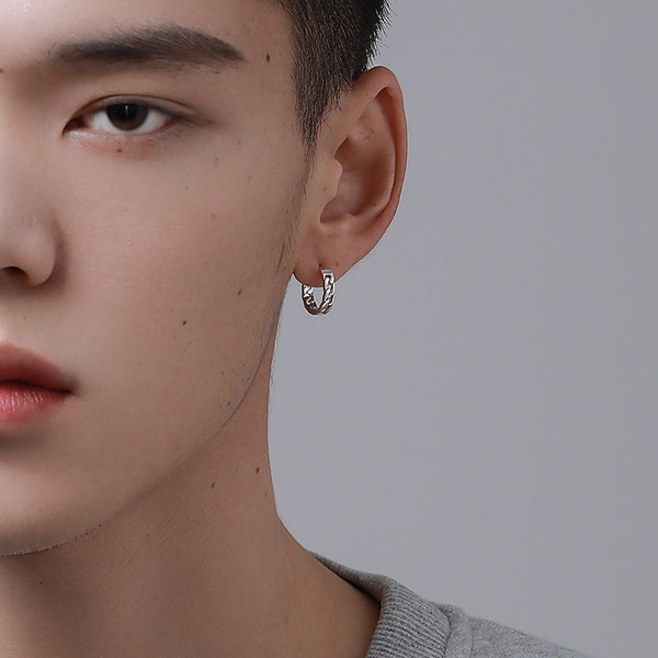 Vīriešu ikdienas auskari ar stīpām