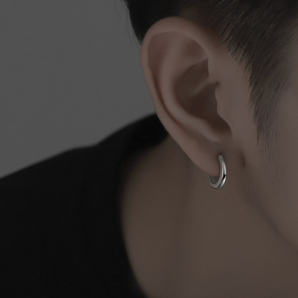 Tērauda auskari sudraba krāsā