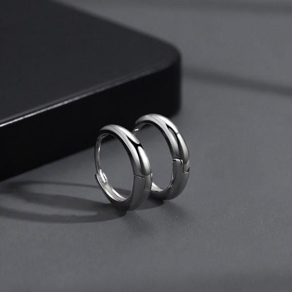 Tērauda auskari sudraba krāsā