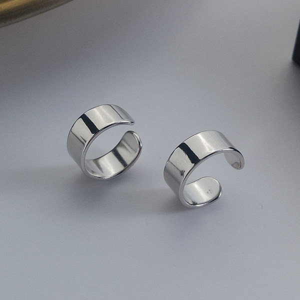 Vīriešu auskari - sudraba krāsā