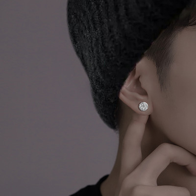 Νέο μοντέλο ανδρικά σκουλαρίκια σε ασημί χρώμα