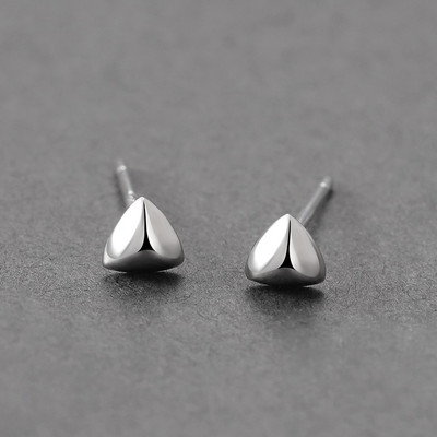 Μονόχρωμα ανδρικά σκουλαρίκια