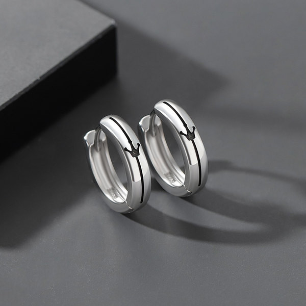 Ανδρικά κρίκοι σκουλαρίκια σε ασημί χρώμα