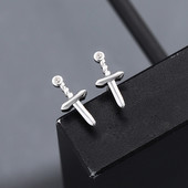 Férfi fülbevaló díszkővel