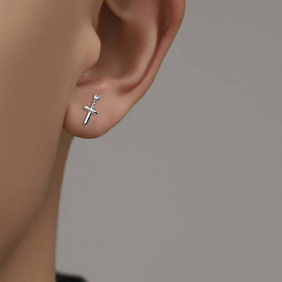 Férfi fülbevaló díszkővel