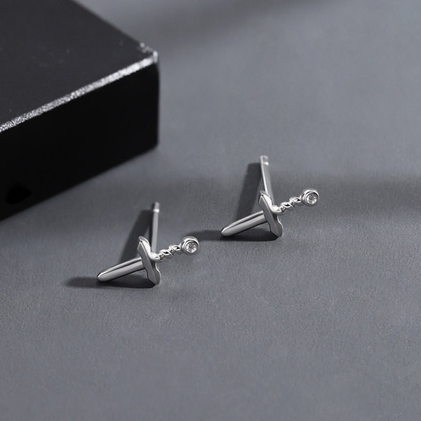 Férfi fülbevaló díszkővel