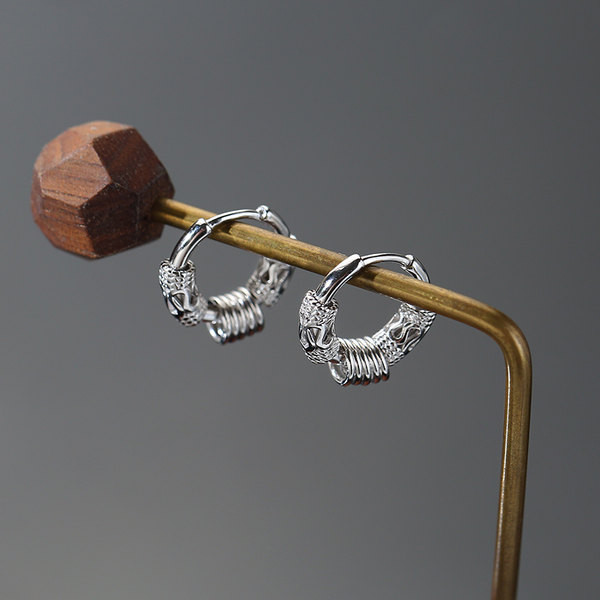 Vīriešu retro auskaru apaļš modelis