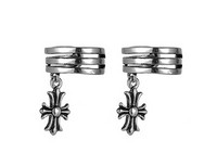 Μοντέρνα ανδρικά σκουλαρίκια με κρεμαστό σταυρό