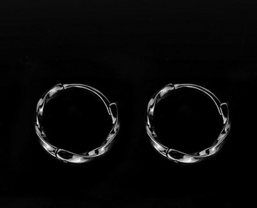 Ανδρικά κρίκοι σκουλαρίκια σε ασημί χρώμα