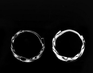 Ανδρικά κρίκοι σκουλαρίκια σε ασημί χρώμα