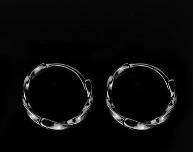 Ανδρικά κρίκοι σκουλαρίκια σε ασημί χρώμα