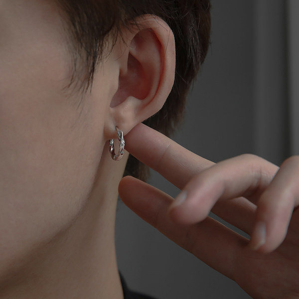 Ανδρικά κρίκοι σκουλαρίκια σε ασημί χρώμα