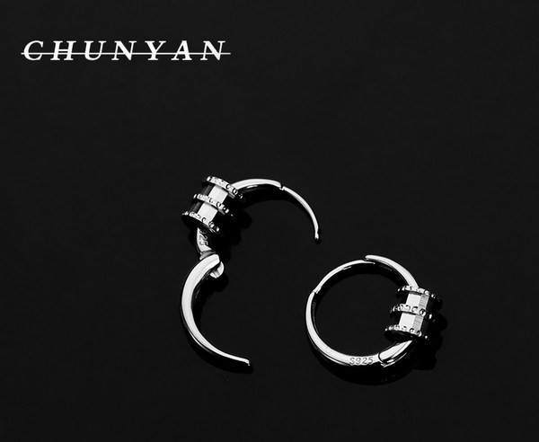 Ανδρικά στρογγυλά σκουλαρίκια με μενταγιόν και πέτρες