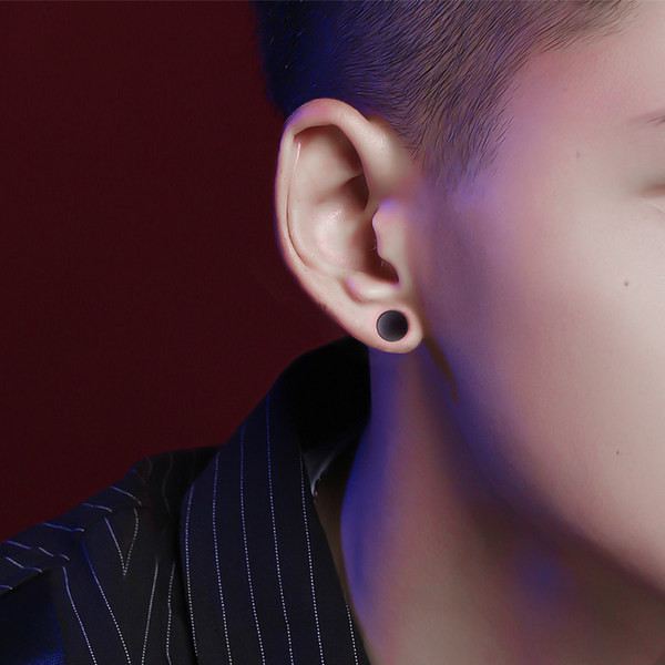 Μαγνητικό ανδρικό σκουλαρίκι σε διαφορετικό σχήμα