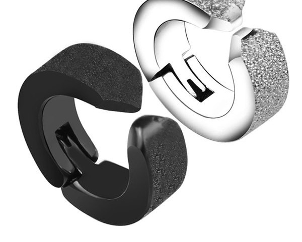 Vīriešu auskari sudraba un melnā krāsā